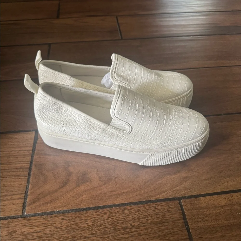 ABOUND Norah White Croc-Embossed Slip-On platform Sneakers size 9